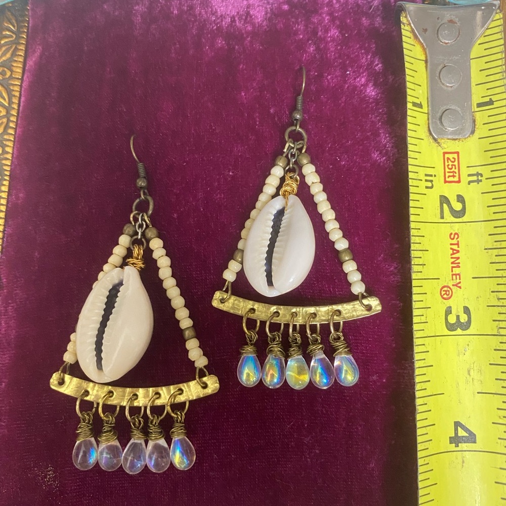 Cowrie shell earrings - Picture 3 of 3